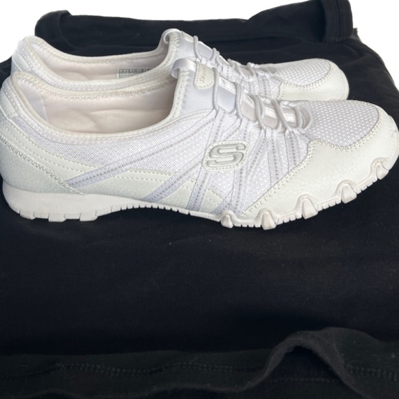Skechers Sneakesr Bikers Lite Relive White Athletic Relaxed Fit Size 9 Slip On - Picture 1 of 12